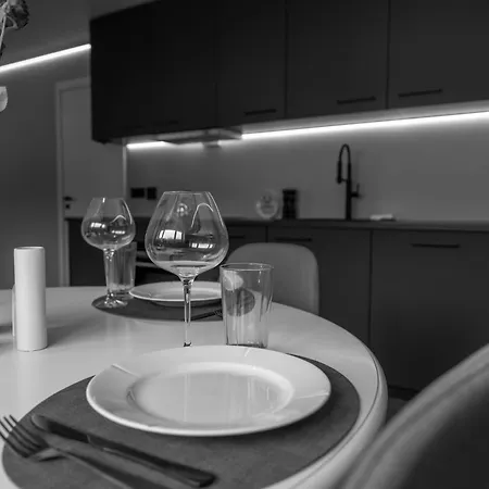 Huset Pa Plassen דירה סוגנדל