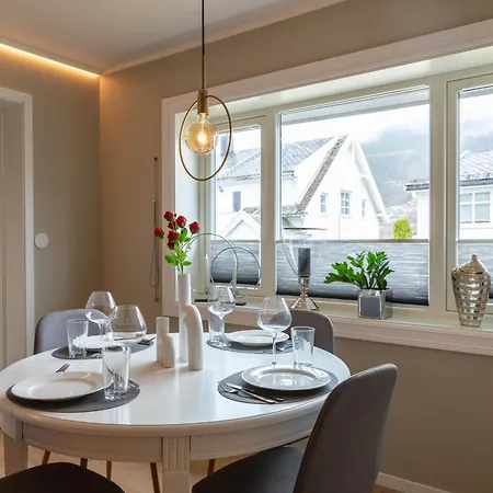 Huset Pa Plassen * Sogndal